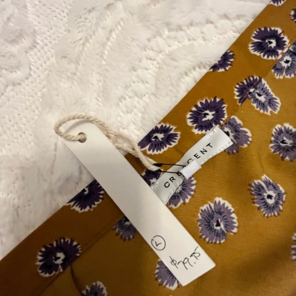 Midi length skirt, gold background with purple and white flower pattern. - Picture 6 of 8